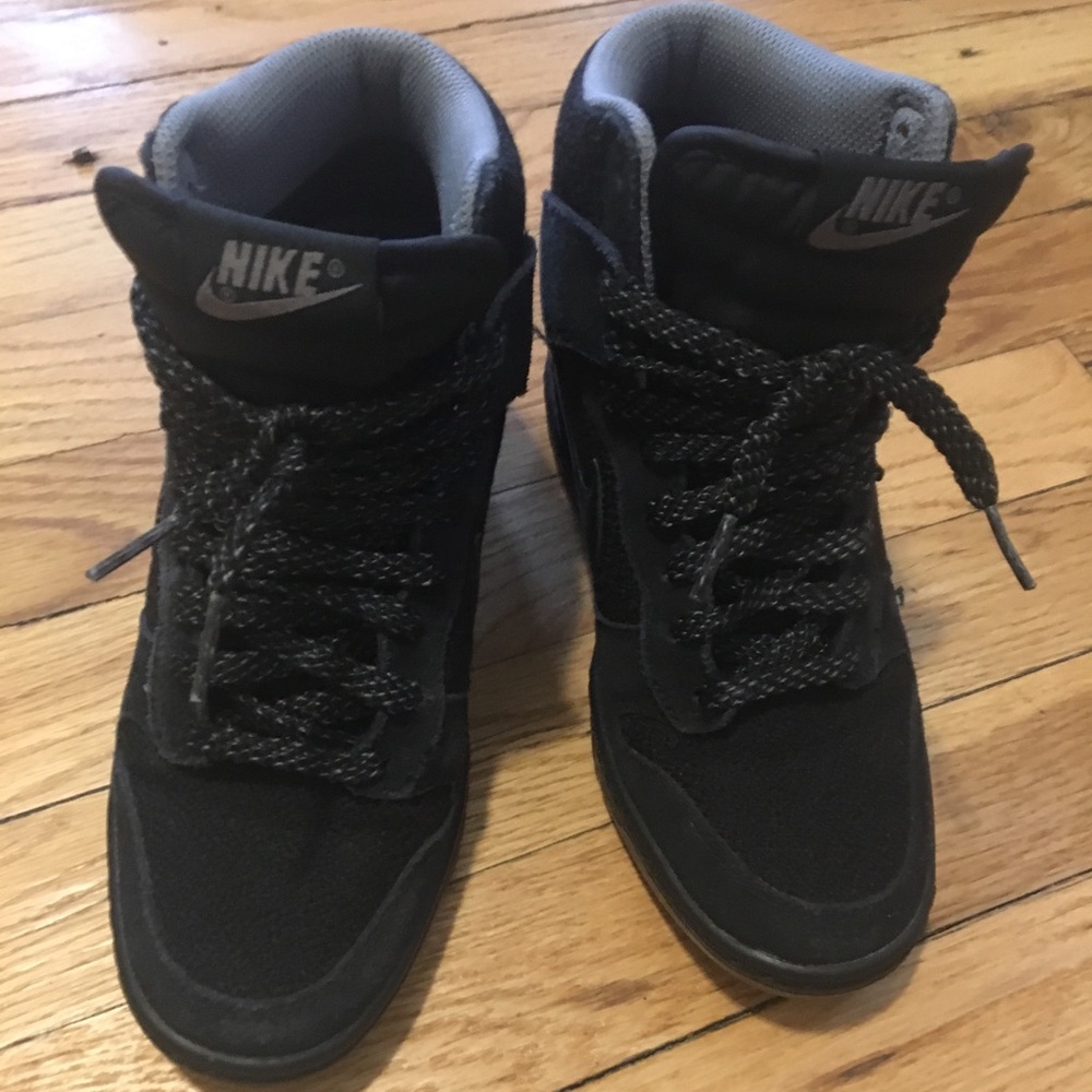 Nike sneaker wedge high top